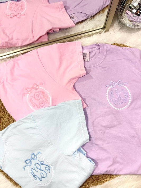 Pearl Frame Pocket Initial Tee Embroidery
