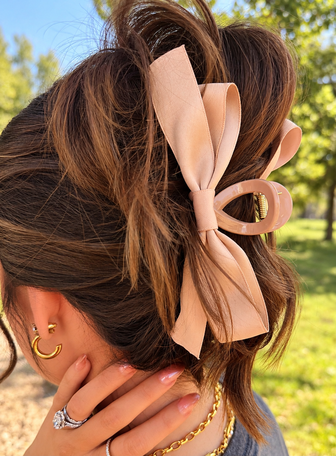 RTS Tan Bow Claw Clip