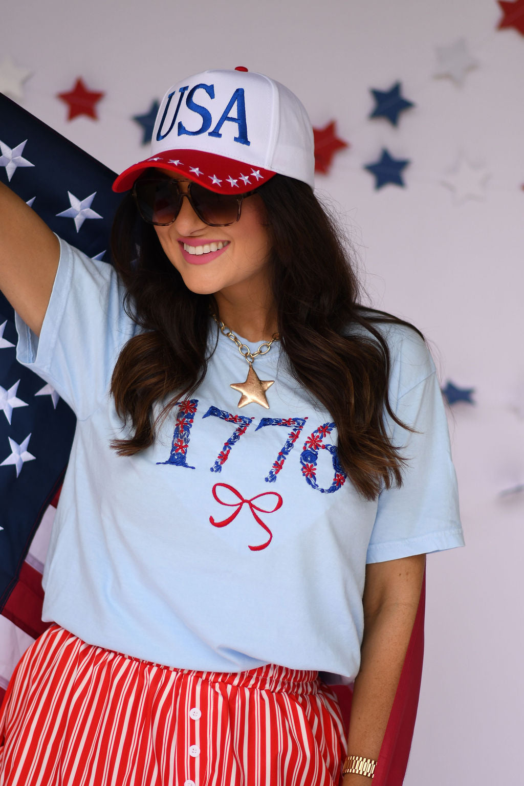 1776 FLORAL EMBROIDERED TEE
